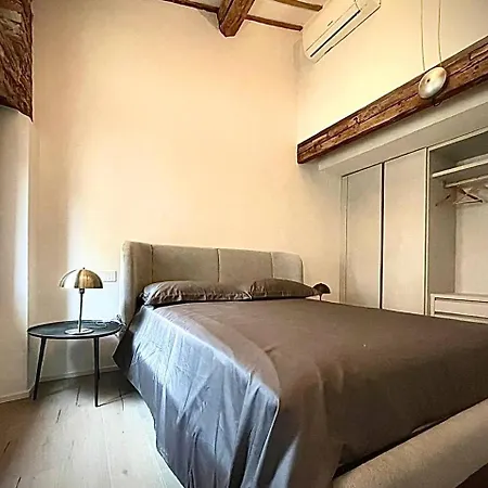River Cross Apartment *