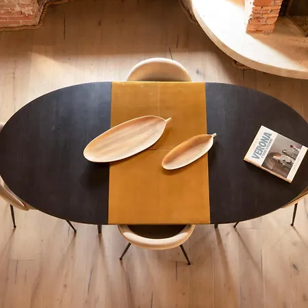 River Cross Apartment *
